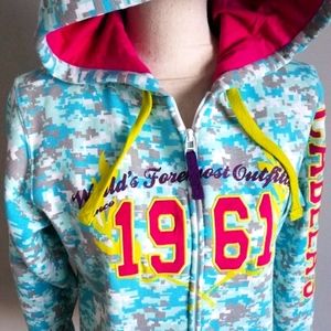 NWOT Cabela's hoodie